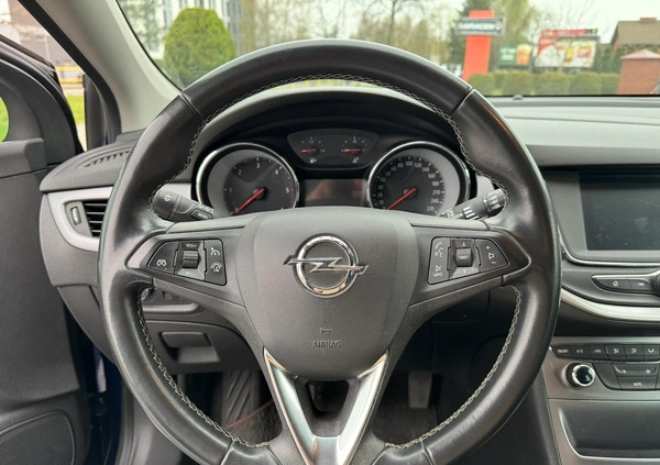 Opel Astra cena 34800 przebieg: 185296, rok produkcji 2017 z Krotoszyn małe 137